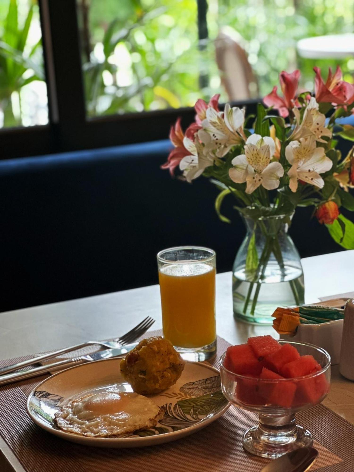 Manakin Hostal & Resto Manta Dış mekan fotoğraf